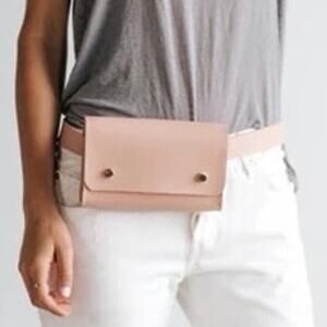 Gigi Pip Leather Belt Bag In Blush Pink